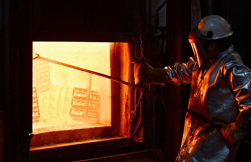 Ironworker clothed in protective gear